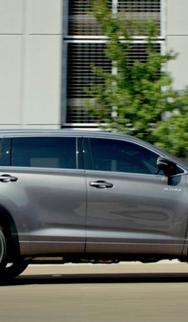 Надежный автомобиль Toyota Highlander 2014