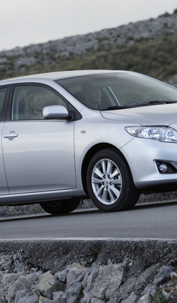 Надежный автомобиль Toyota Corolla