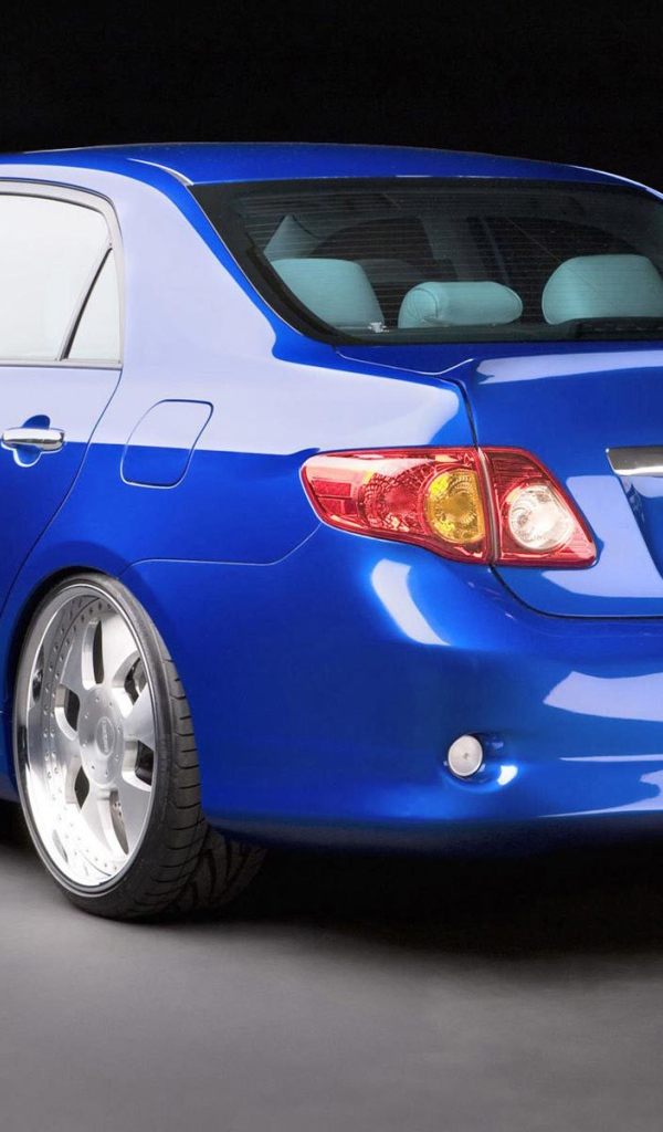 Тест драйв автомобиля Toyota Corolla