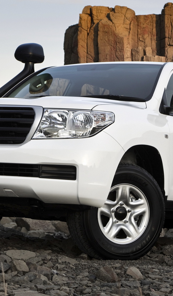 Тест драйв автомобиля Toyota Land Cruiser 200