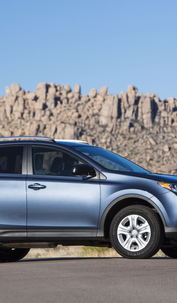 Тест драйв автомобиля Toyota RAV4