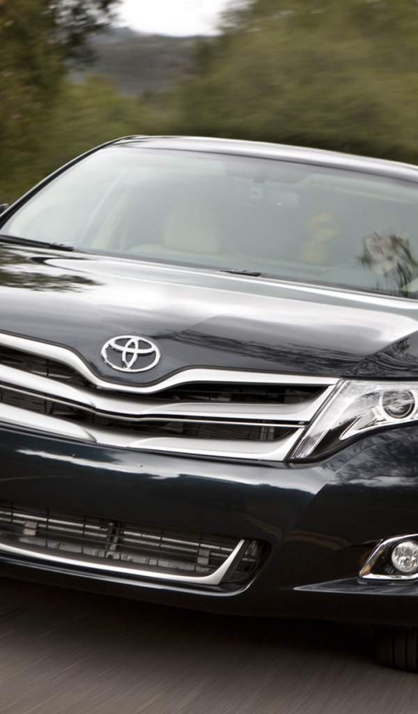 Автомобиль марки Toyota модели Venza