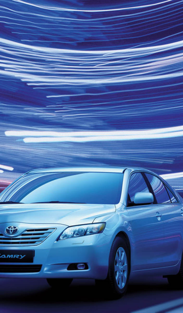 Новая машина Toyota Camry