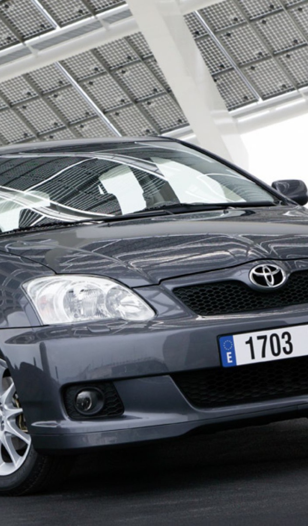 Надежная машина Toyota Corolla