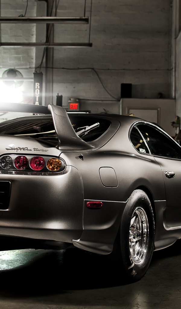 Спортивный автомобиль Тойота супра