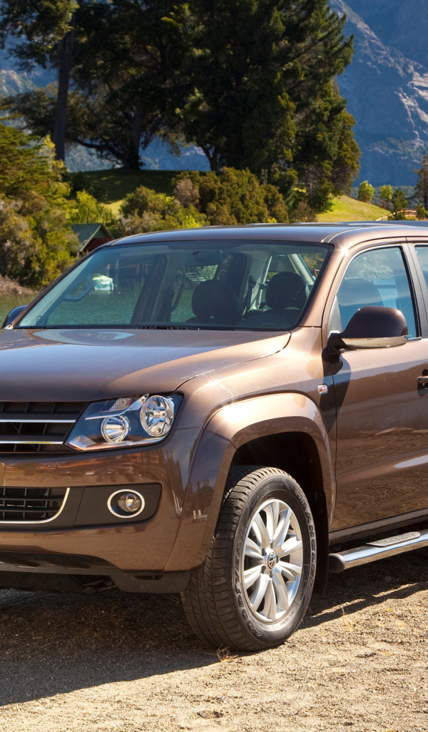 Красивый автомобиль Volkswagen Amarok в Москве