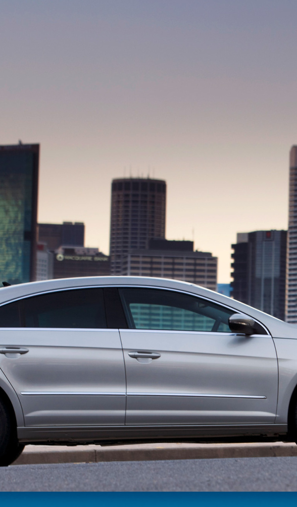 Красивый автомобиль Volkswagen Passat