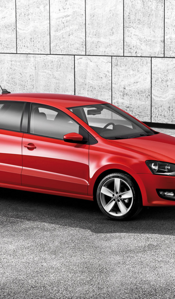 Красивый автомобиль Volkswagen Polo в Москве