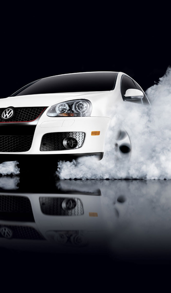 Автомобиль марки Volkswagen модели Golf