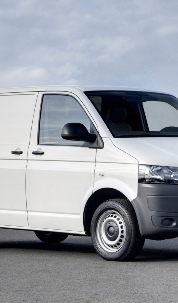 Автомобиль марки Volkswagen модели Transporter