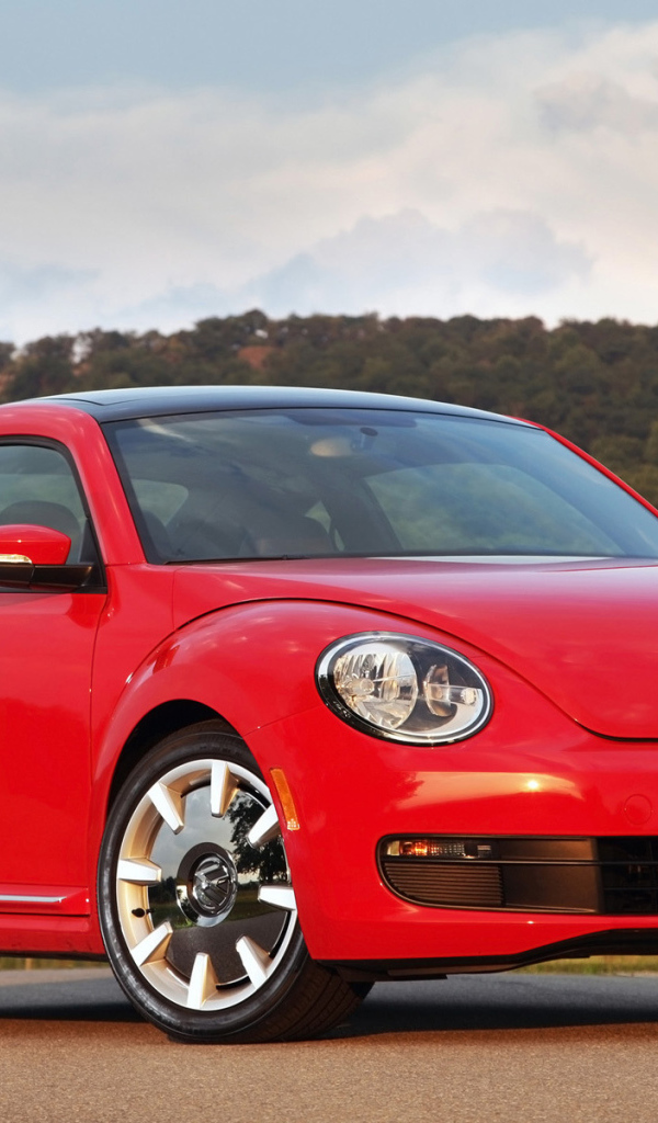 Надежный автомобиль Volkswagen Beetle 2014