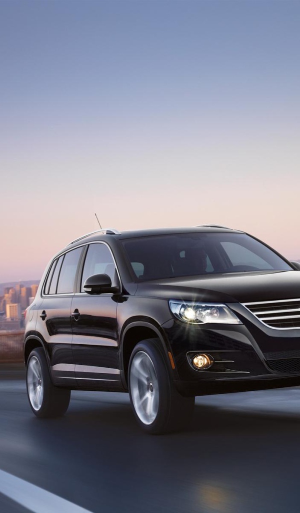 Тест драйв автомобиля Volkswagen Tiguan