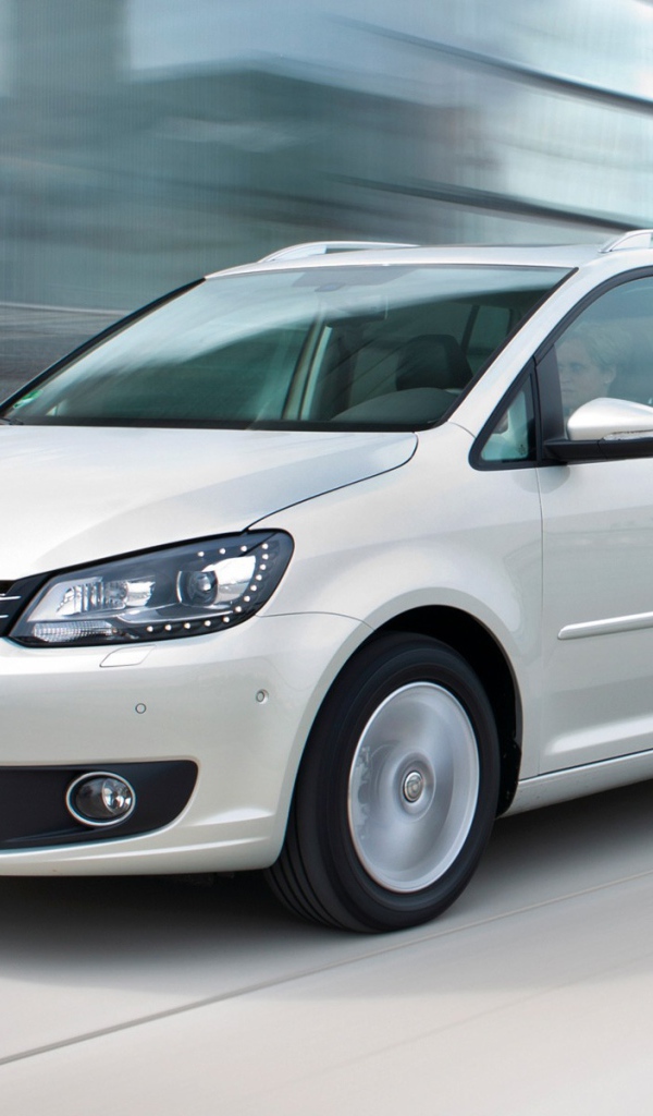 Тест драйв автомобиля Volkswagen Touran