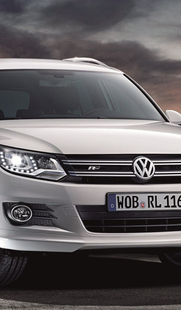 Новая машина Volkswagen Tiguan