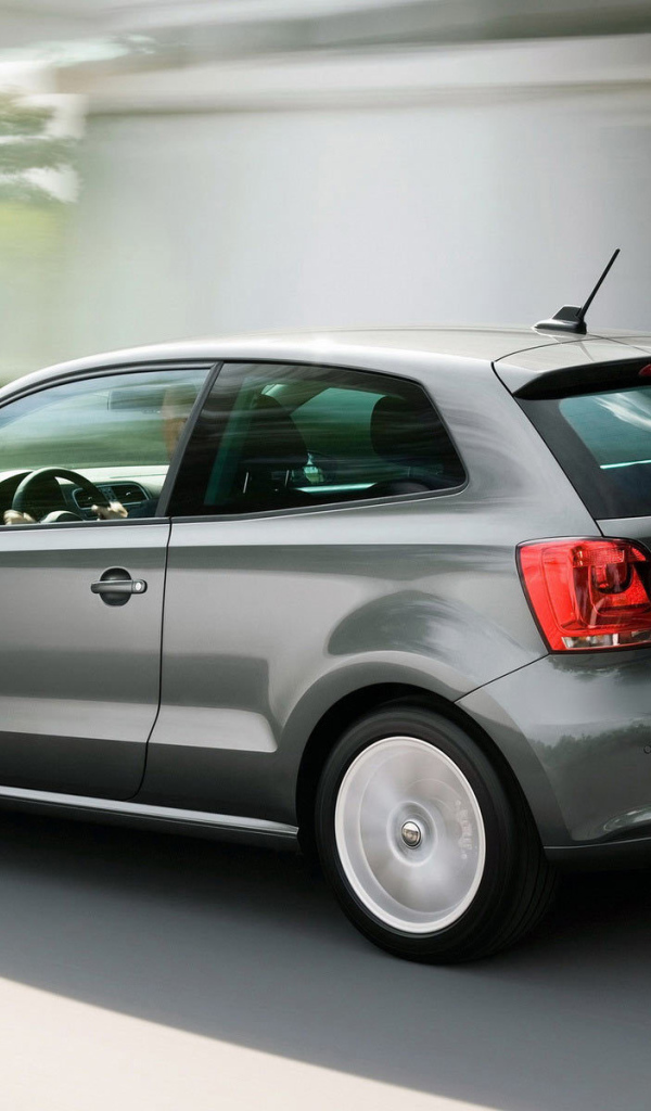 Надежная машина Volkswagen Polo