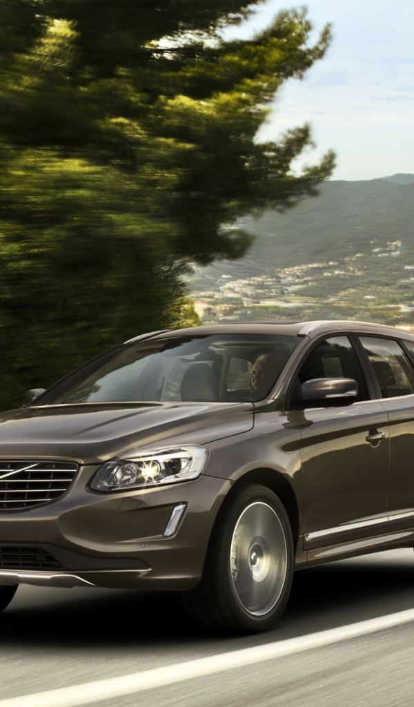 Красивый автомобиль Volvo xc60