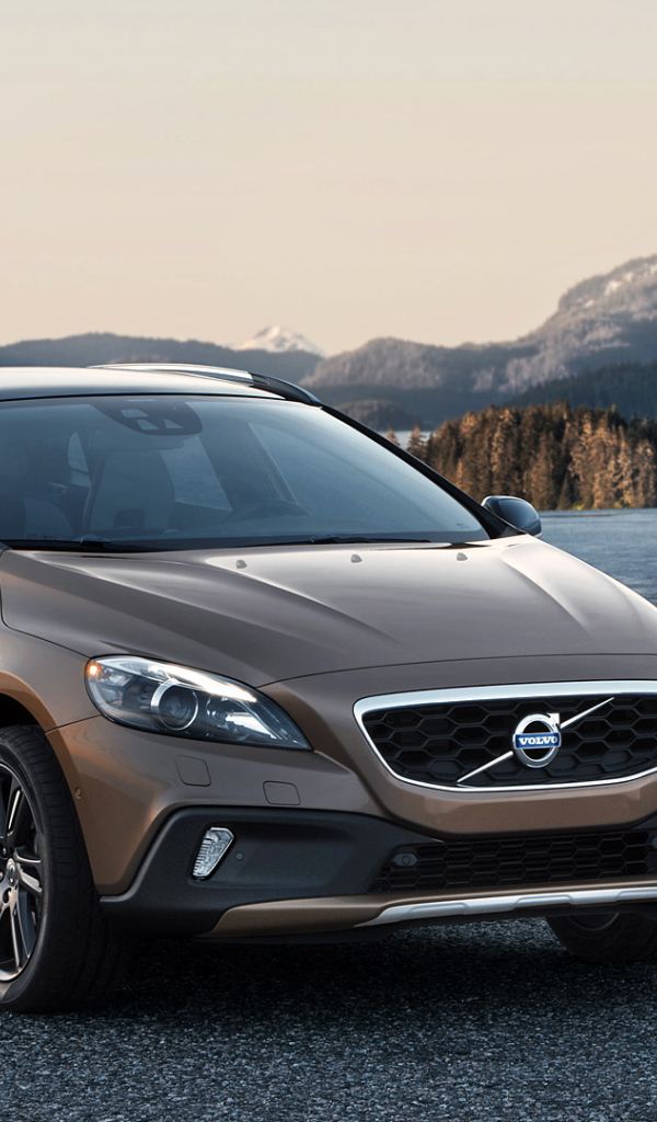 Надежный автомобиль Volvo v40 Cross country