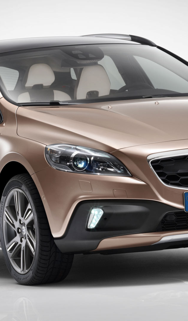  Новая машина Volvo v40 Cross country