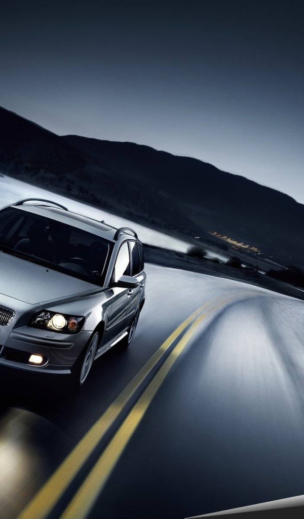 Дизайн автомобиля Volvo v50