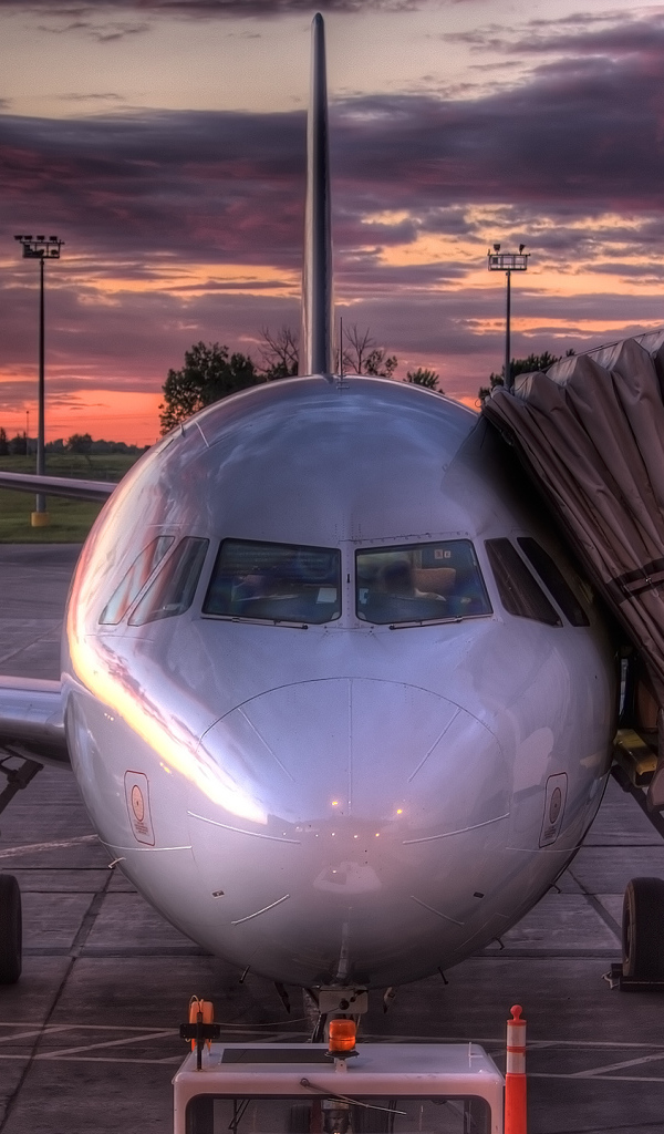 Самолет на обслуживании