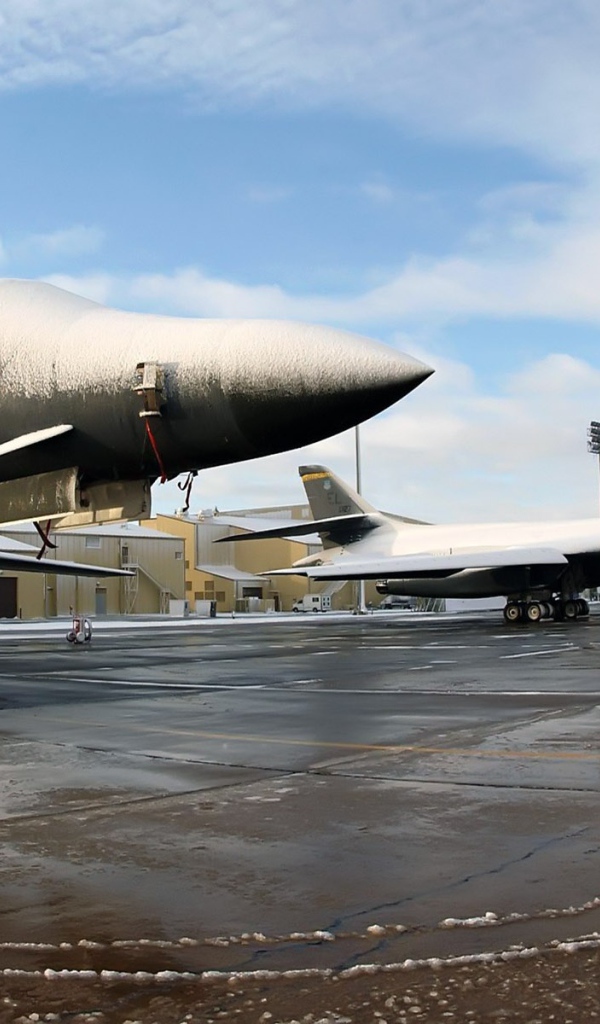 Самолет В1 на базе ВВС