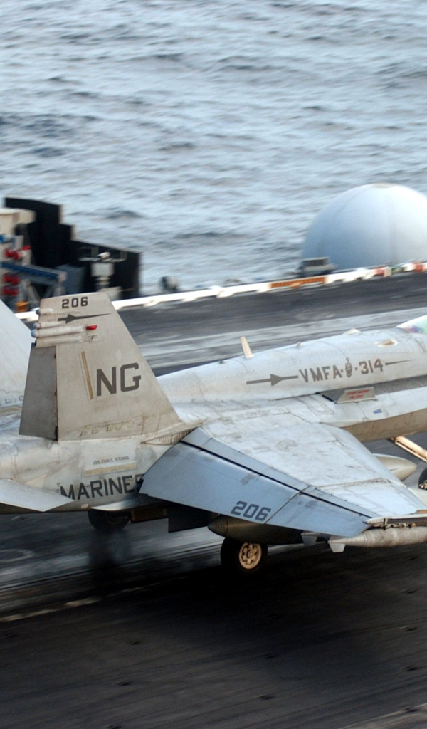 Взлет самолета с авианосца