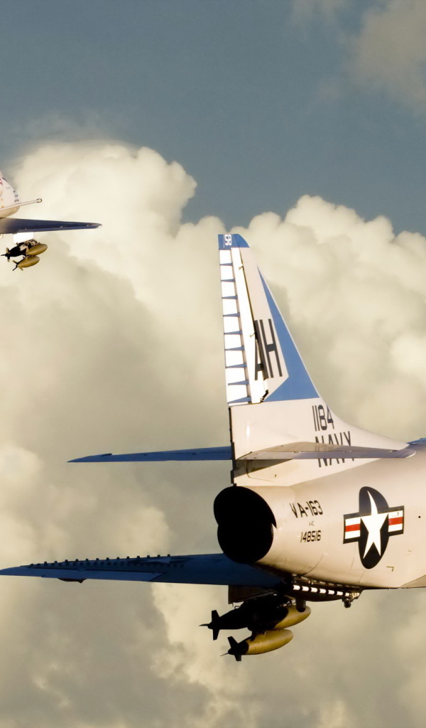 Самолеты над облаками