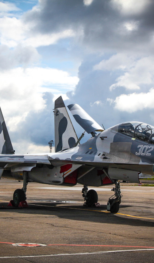 Самолет СУ-27