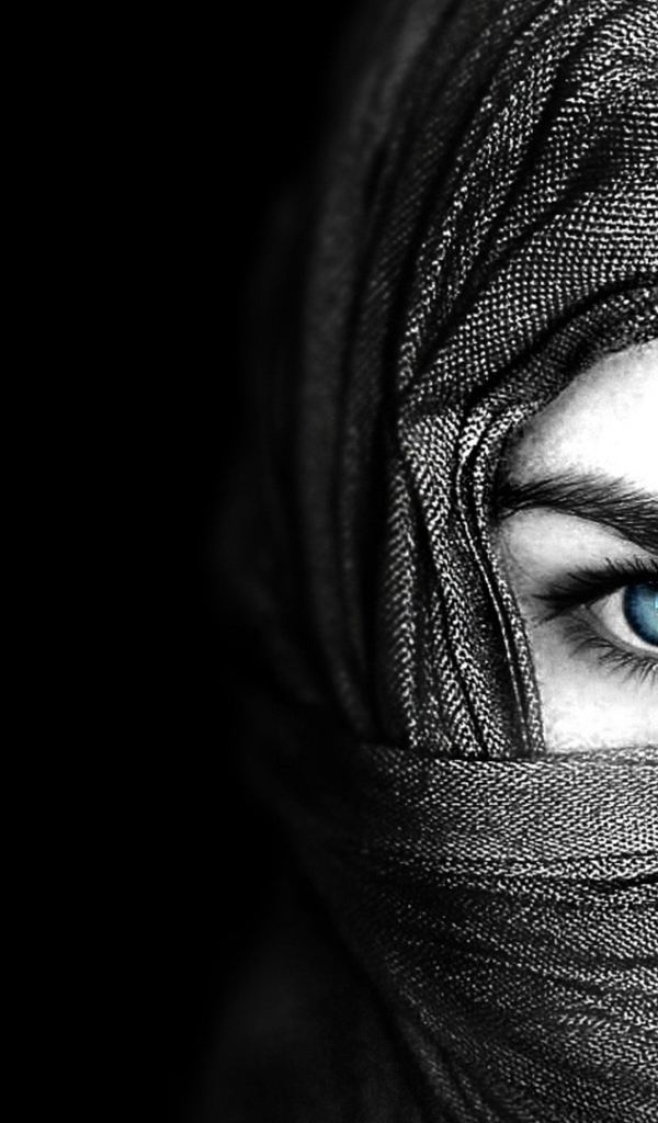 Черные обои с девушкой в парандже