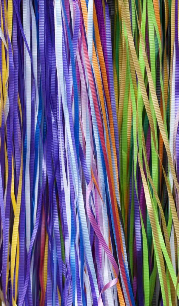 Много разной тесьмы