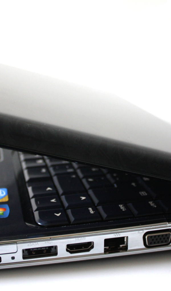 Приоткрытый ноутбук HP