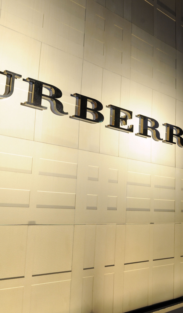 Магазин одежды Burberry