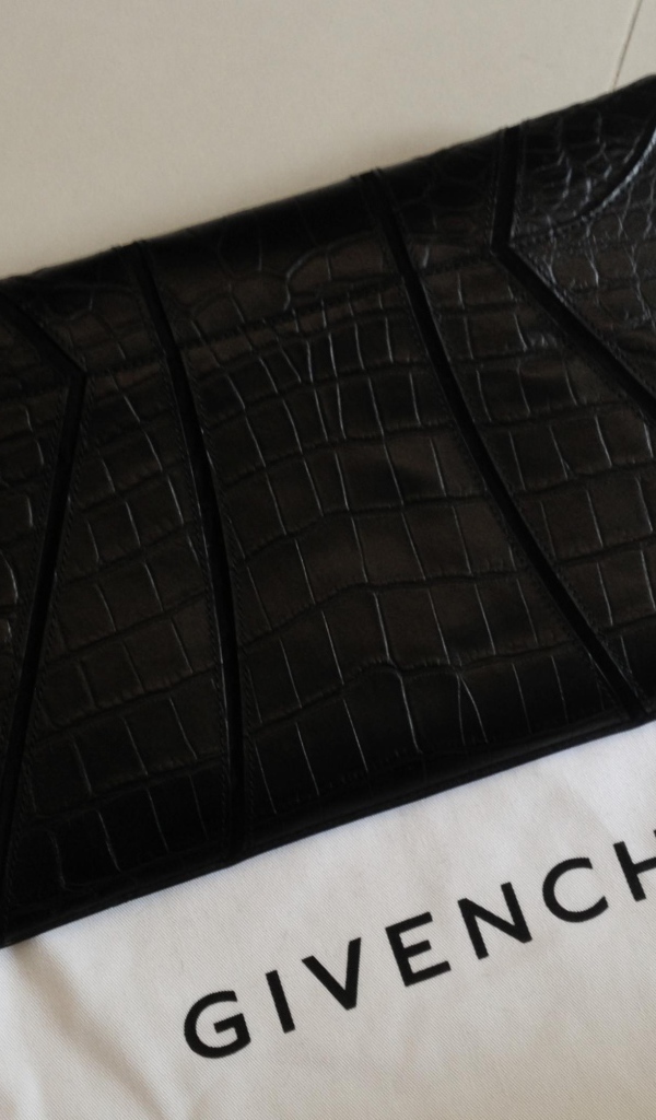 Сумка клатч от Givenchy