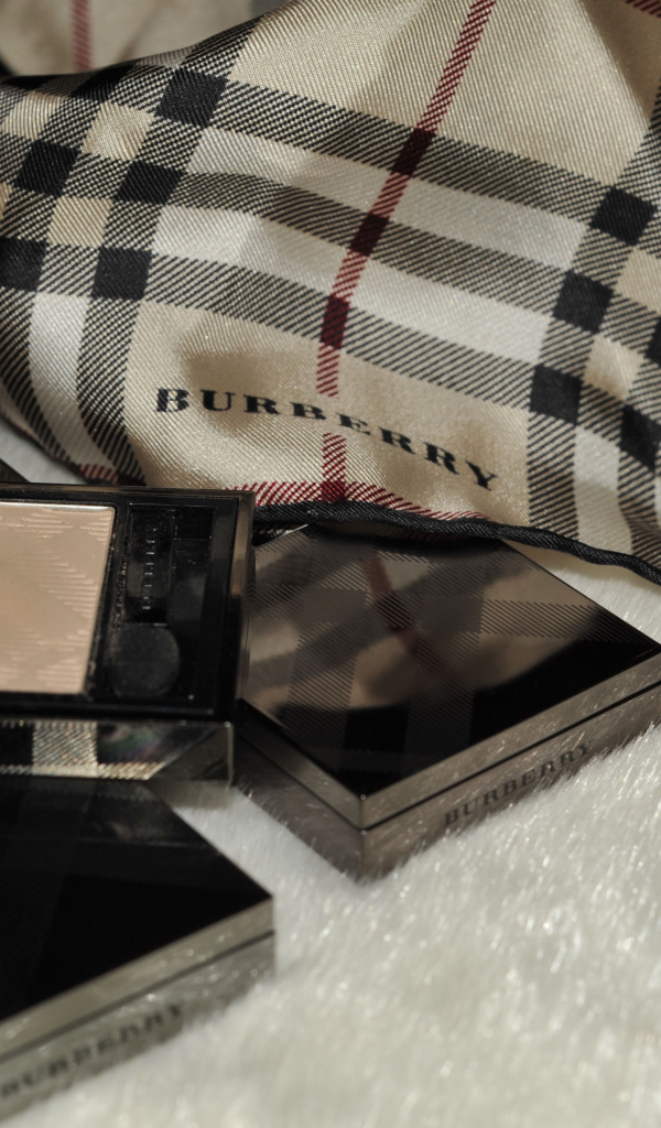 Косметика от Burberry