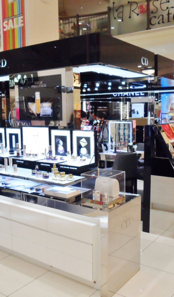 Бутик косметики Dior