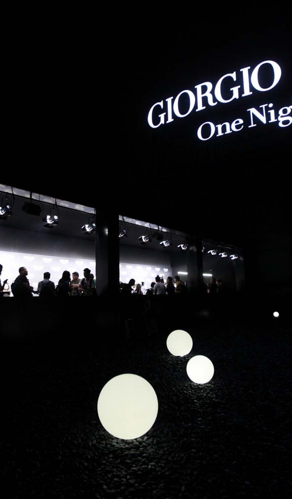 Распродажа одежды Giorgio Armani