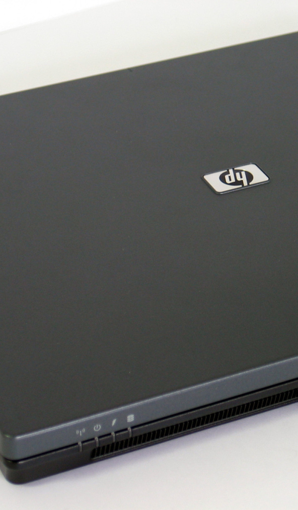 Серый ноутбук HP