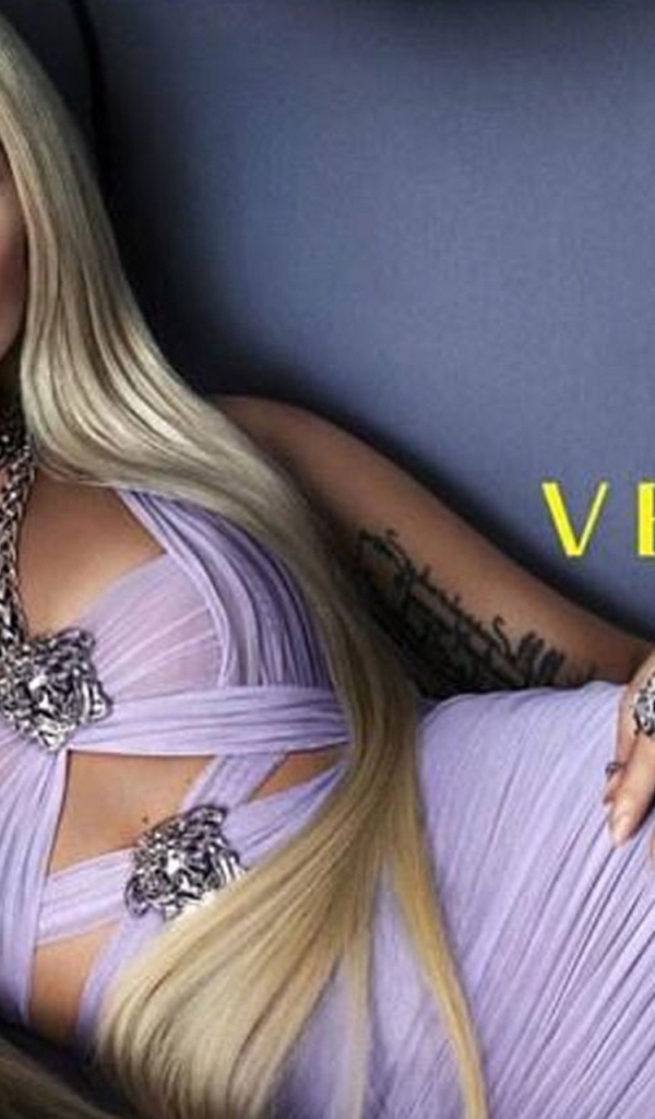 Леди Гага для Versace