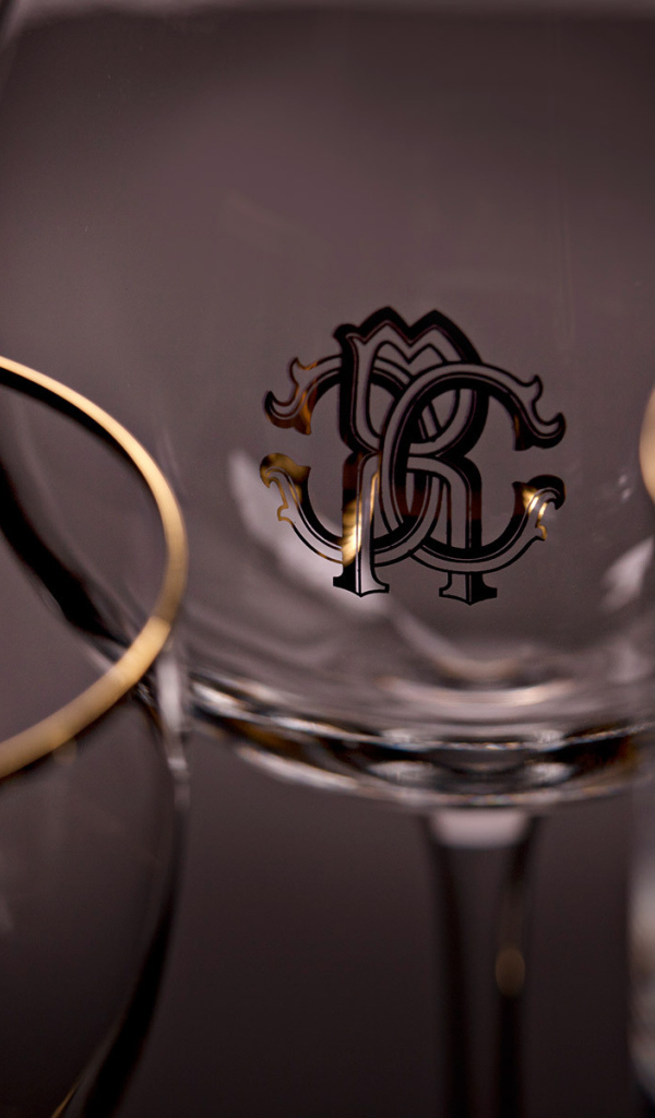 Монограмма на бокале Roberto Cavalli