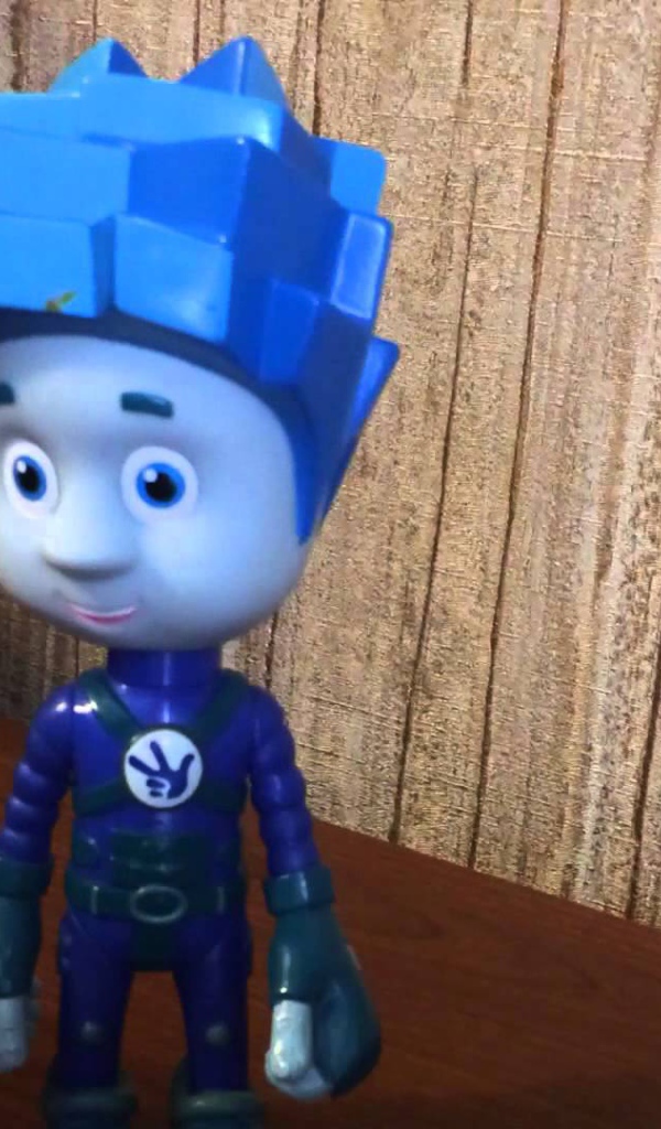 Синий герой мультфильма Фиксики