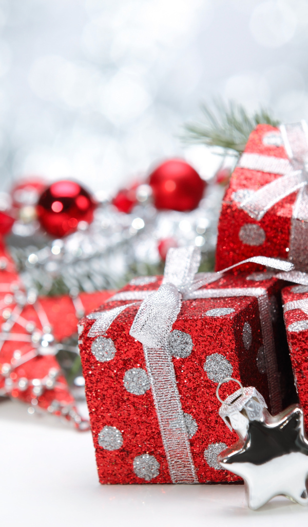 Красные подарки