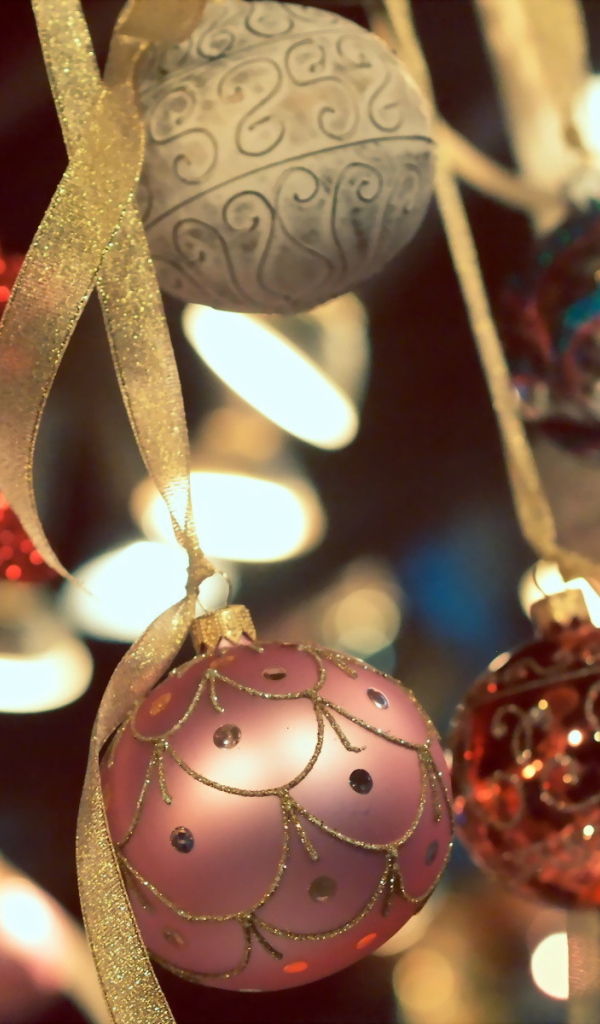 Шары на лентах