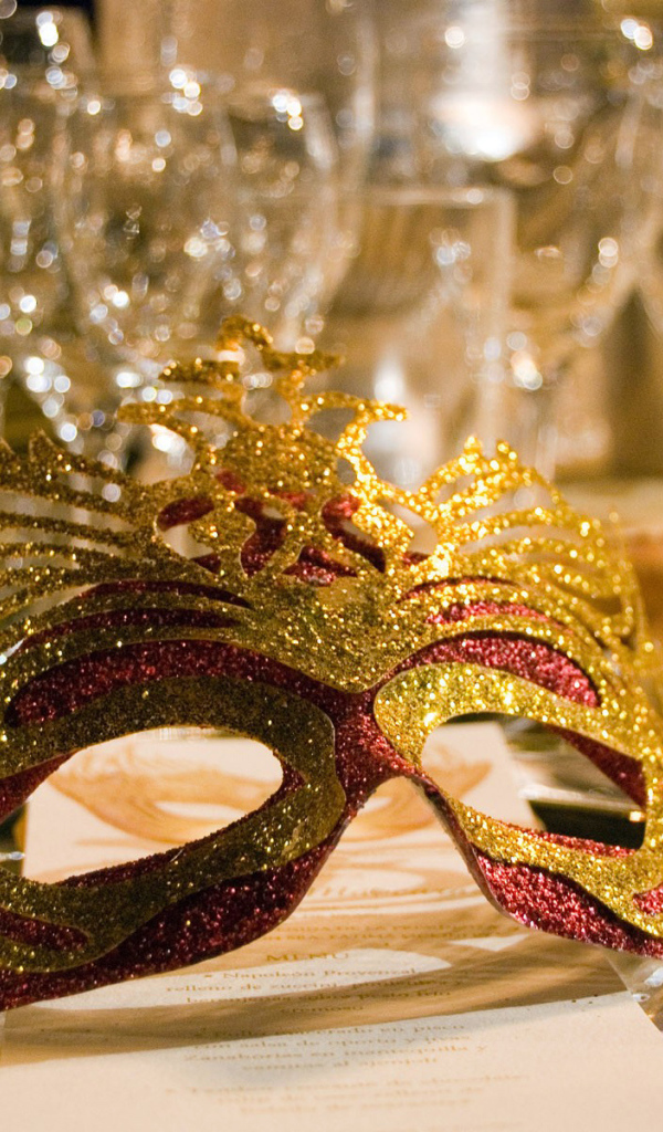 Праздничная маска