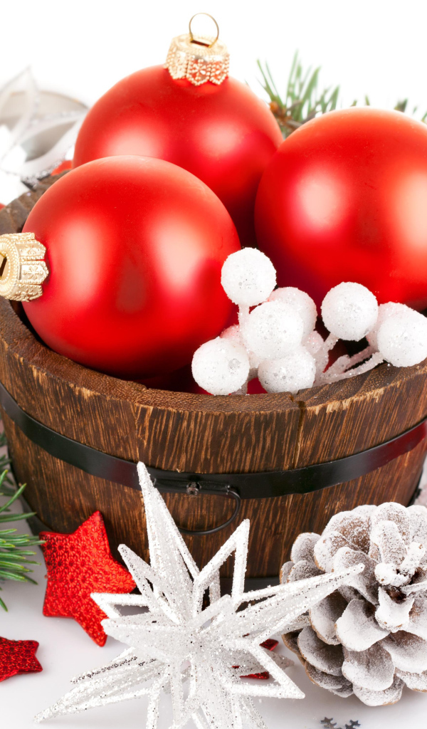 Красные шары на Новый год