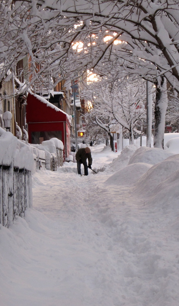 Нью Йорк завалило снегом
