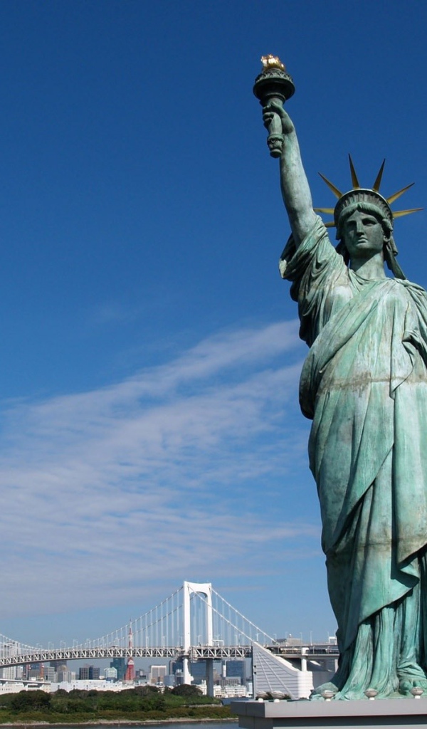 Статуя Свободы в Токио