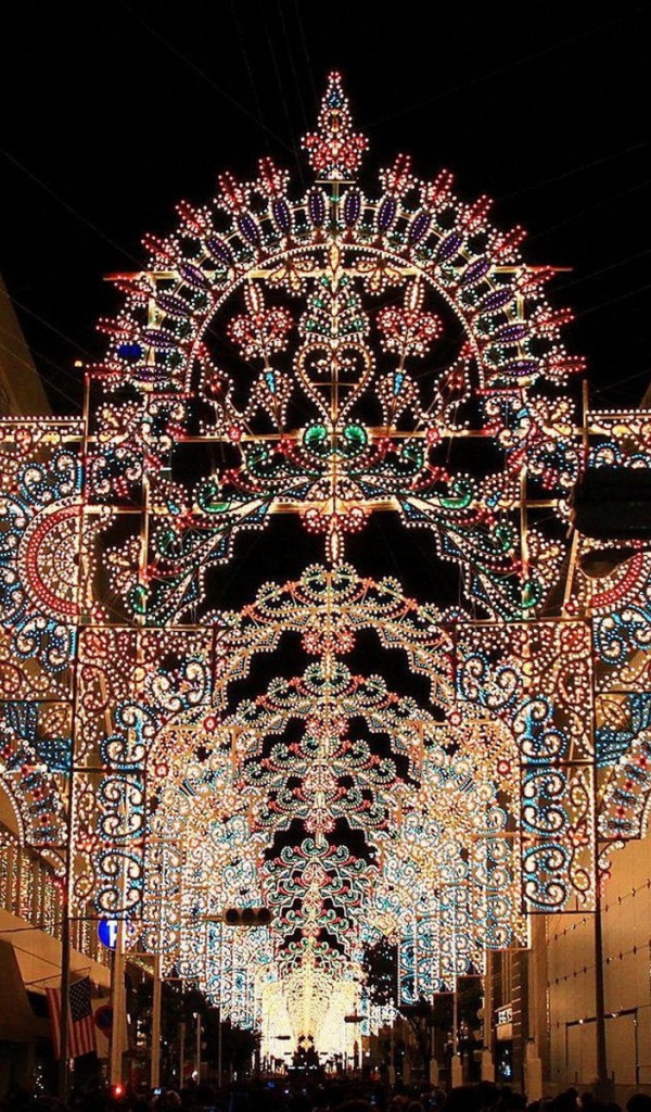 Освещение входа в костел