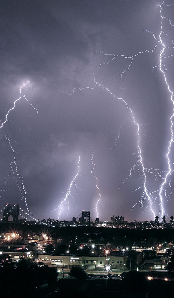 Гроза над городом