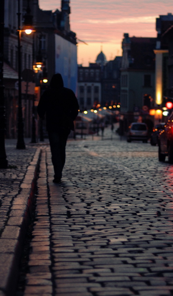 Улица вымощена камнем