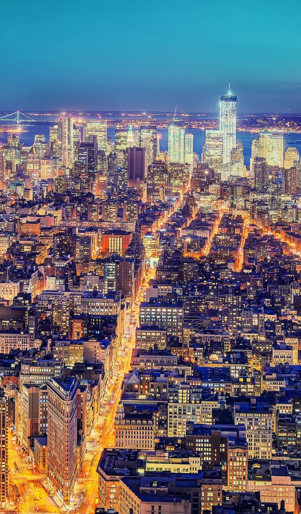 Огни вечернего Нью Йорка